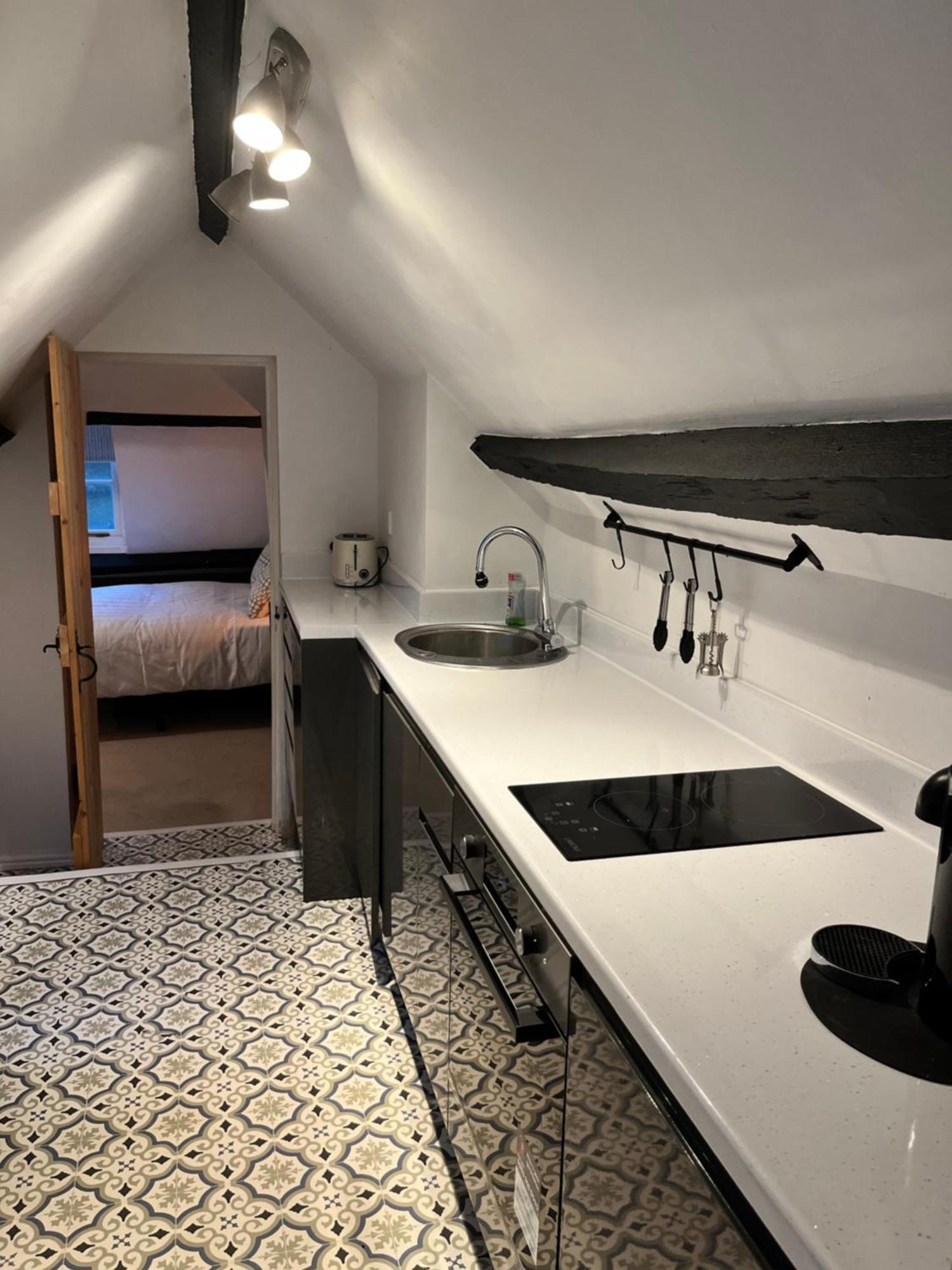 Heathcote House Bed & Breakfast Milborne Saint Andrew Екстериор снимка